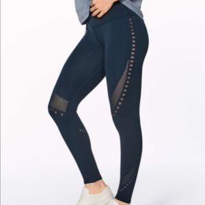 Lululemon Reveal Tight *Posy 25”